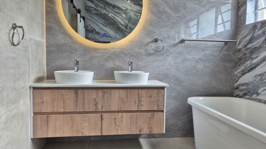 4 Bedroom Property for Sale in Country Club Western Cape